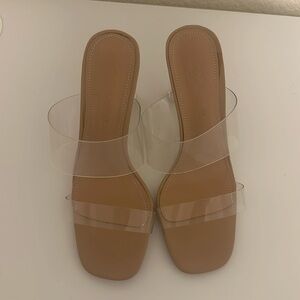 Size 38 Women’s Clear Heels